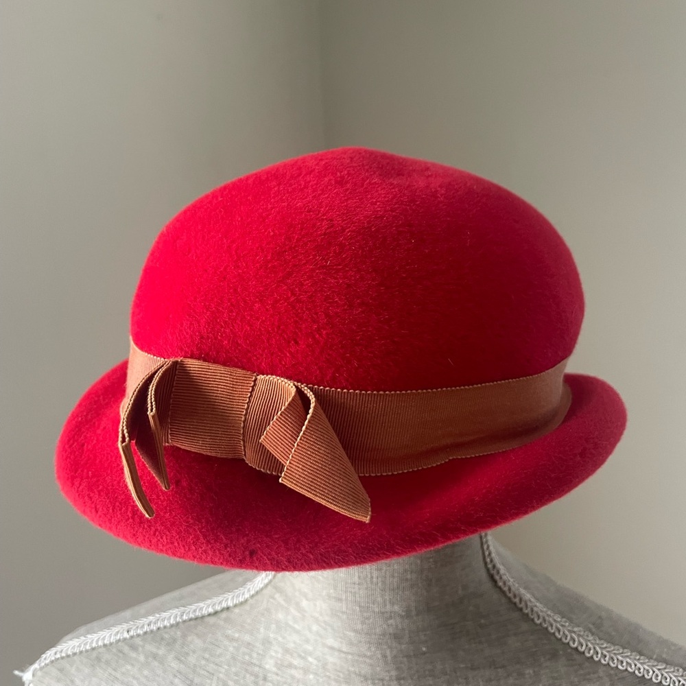 Vintage Valerie Modes Peachbloom Velour Merrimack Body Imported Fur Hat Red